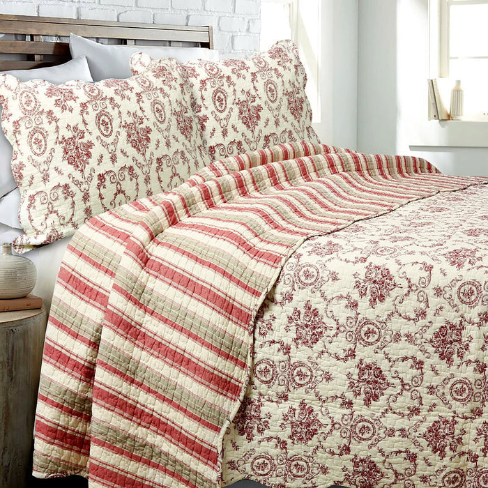 French Medallion- Red Scalloped Edge Cotton - 3-piece Reversible Quilt Bedding Set