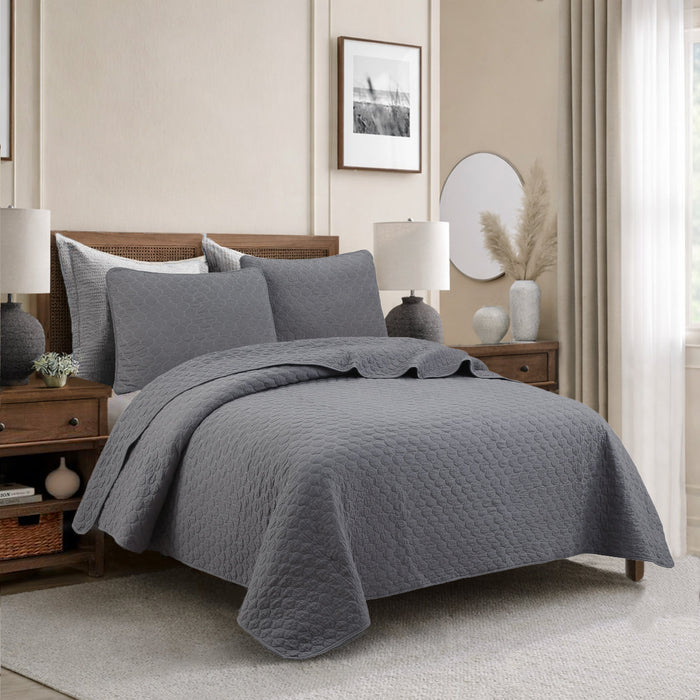 Ogee Classic Solid Chic Gray 3 Piece Cotton Quilt Bedding Set