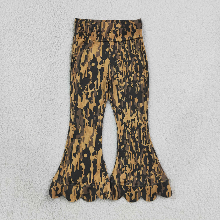P1039 Drip Camo Print Girls Scallop Edge Bell Bottom Pants