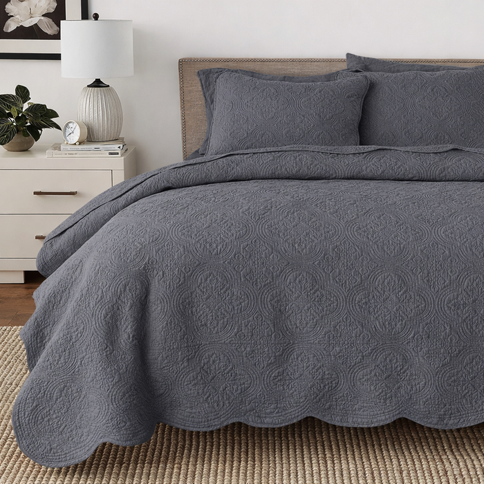 Serenity - Victorian Scalloped Medallion - Cotton Reversible 3 Piece Quilt Bedding Set