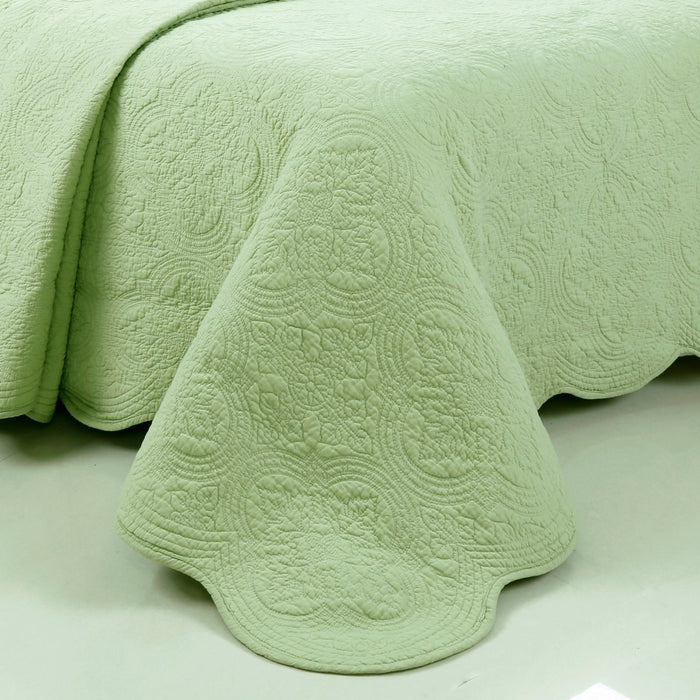 Serenity Green Scalloped Floral Cotton Quilt Set – Secret Garden Collection