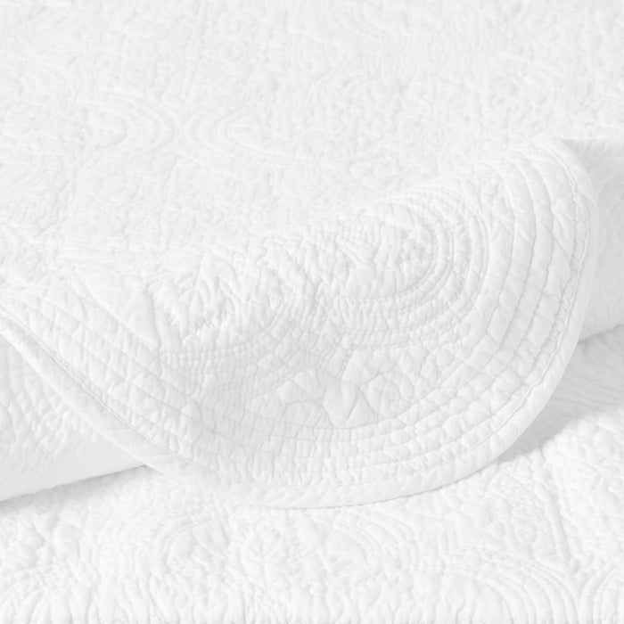 Serenity White Victorian Scalloped Medallion Floral Pure Solid Cotton Reversible Quilt Bedding Set