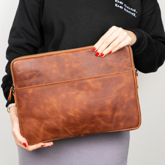 TORANATA - Seward Leather Laptop Bag with Shoulder Strap - MacBook Sleeve 14" & 16"