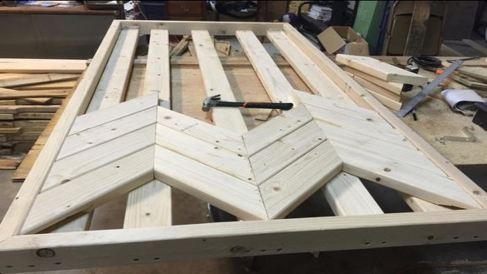 Wooden Chevron Farmhouse Dining Table DIY Plans - Furniture Woodworking Build Your Own